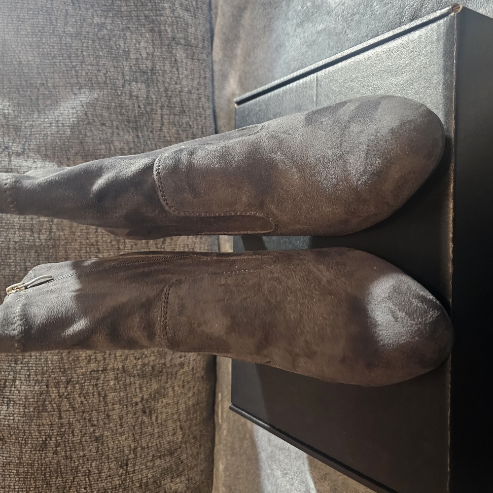 Elegant Gray Women's Boots